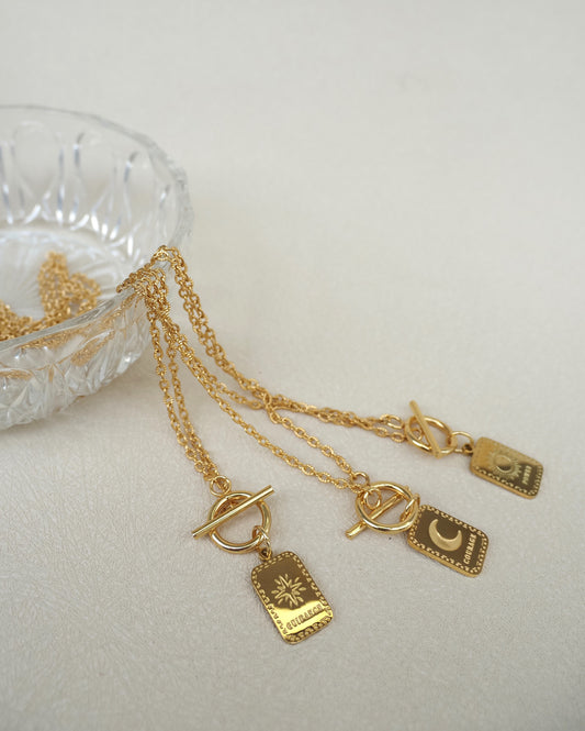 Collier CHARLENE / pendentif cartes de tarot / fermoir toggle / acier inoxydable doré