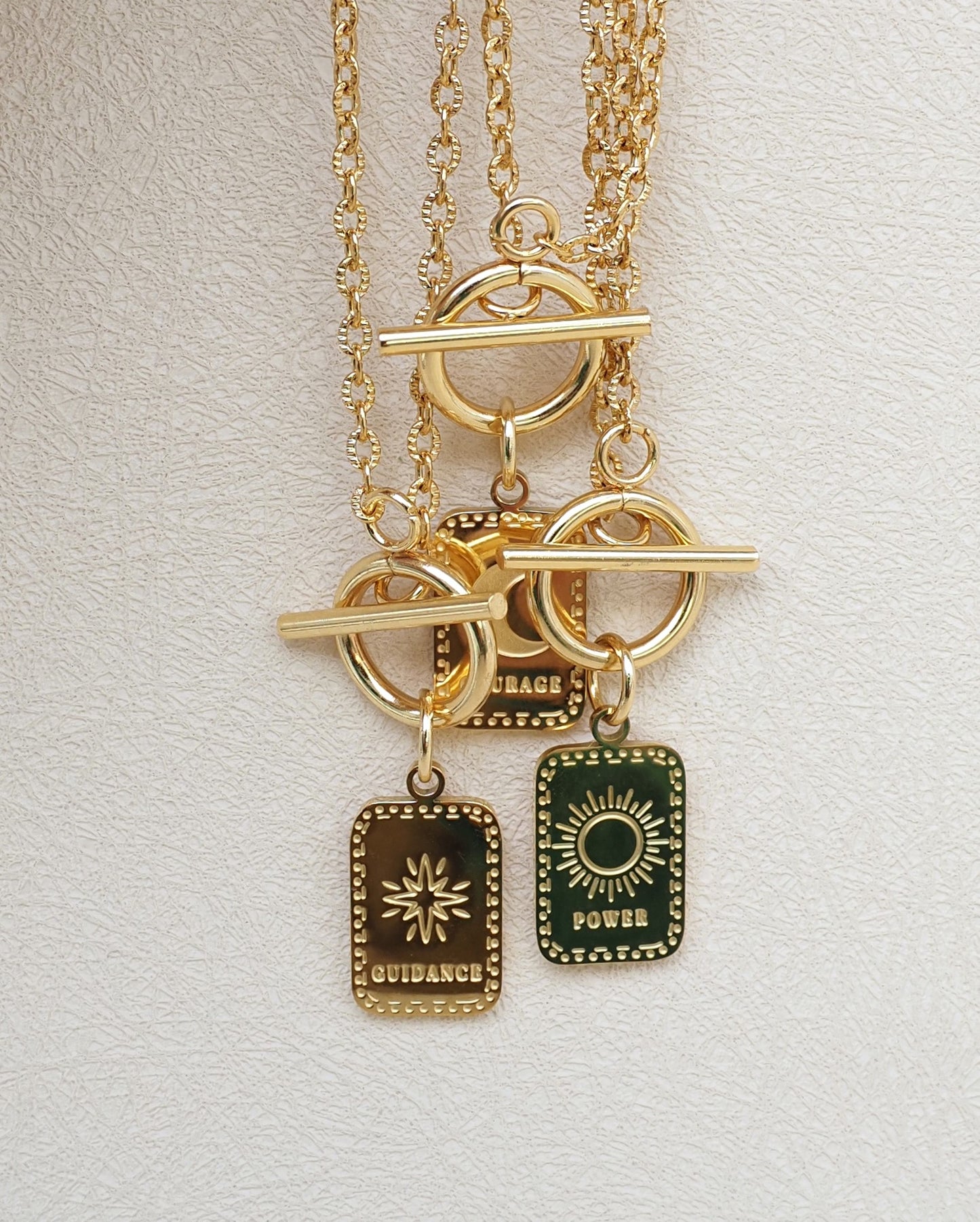 Collier CHARLENE / pendentif cartes de tarot / fermoir toggle / acier inoxydable doré