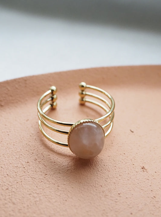 Bague ajustable MONICA / pierre fine quartz rose et acier inoxydable doré