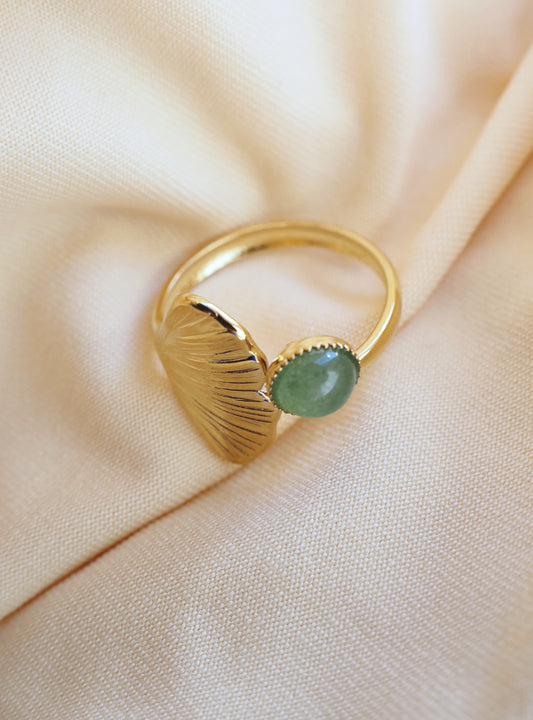 Bague ajustable SALOME - Feuille de Ginkgo acier inoxydable doré et pierre fine