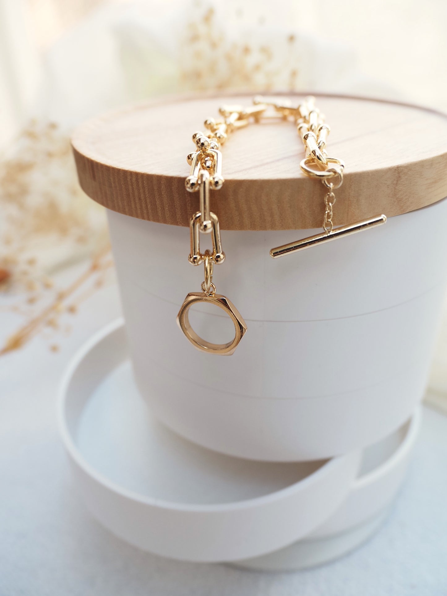 CLEMENCE-Armband / große goldene U-förmige Glieder / goldenes Messing