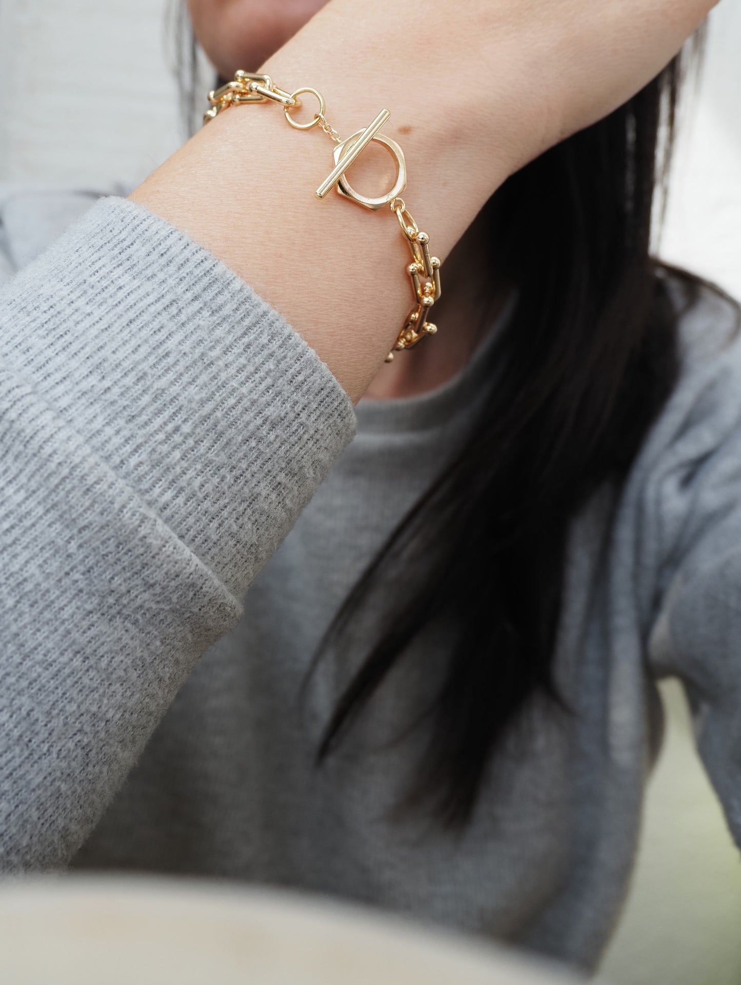 CLEMENCE-Armband / große goldene U-förmige Glieder / goldenes Messing