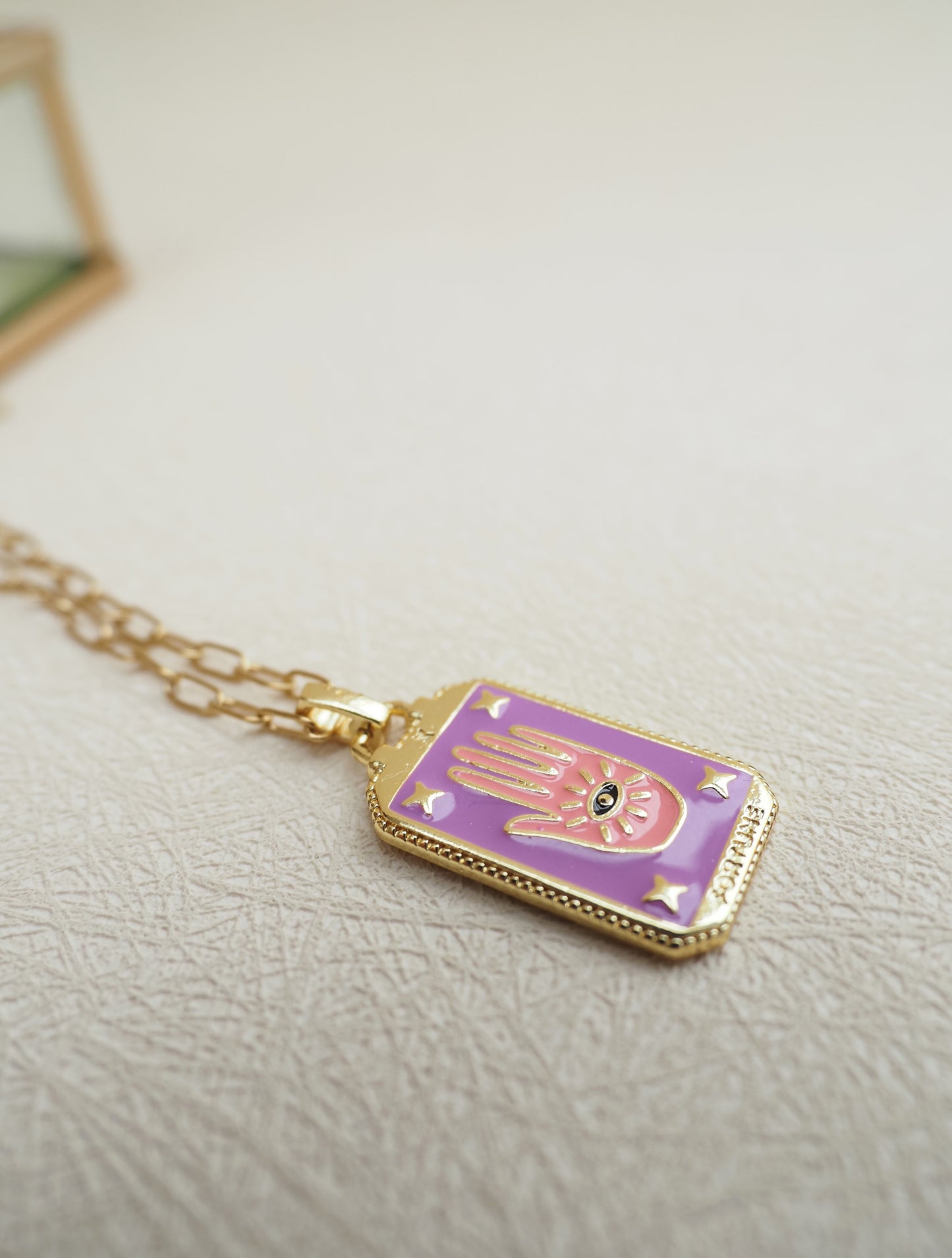 Collier REBECCA / chaîne acier inoxydable dorée / pendentif carte de tarot