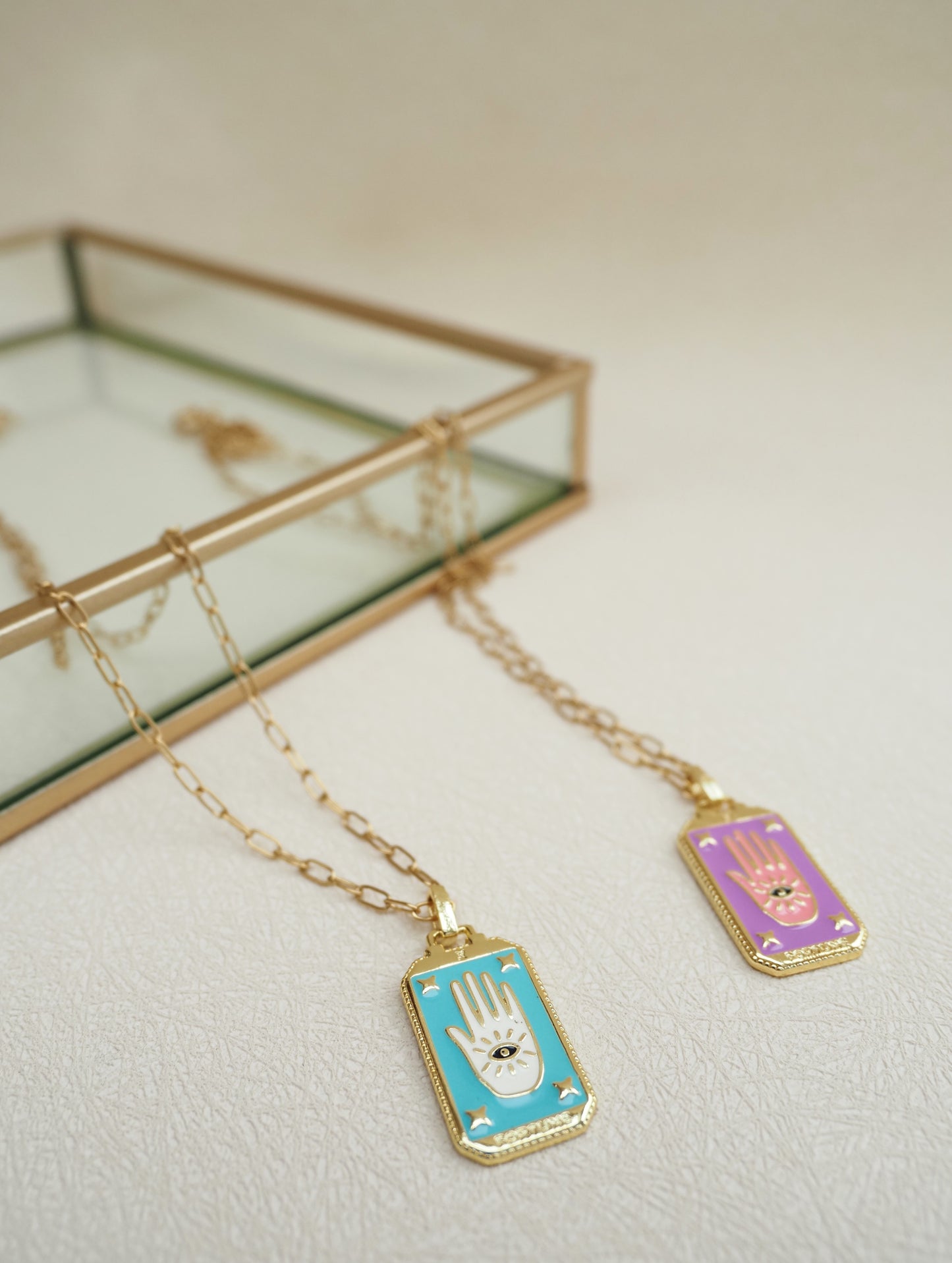 Collier REBECCA / chaîne acier inoxydable dorée / pendentif carte de tarot