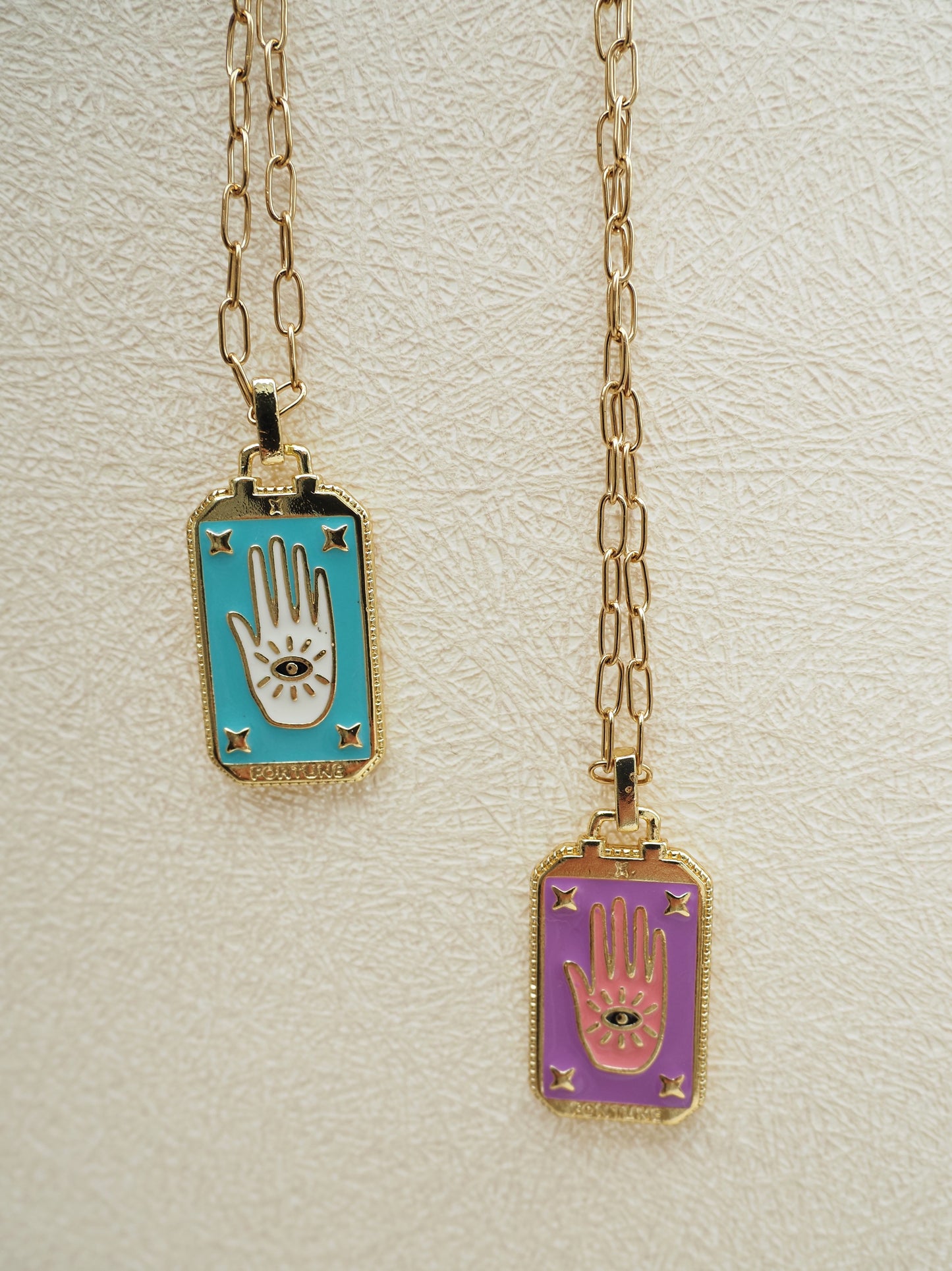 Collier REBECCA / chaîne acier inoxydable dorée / pendentif carte de tarot