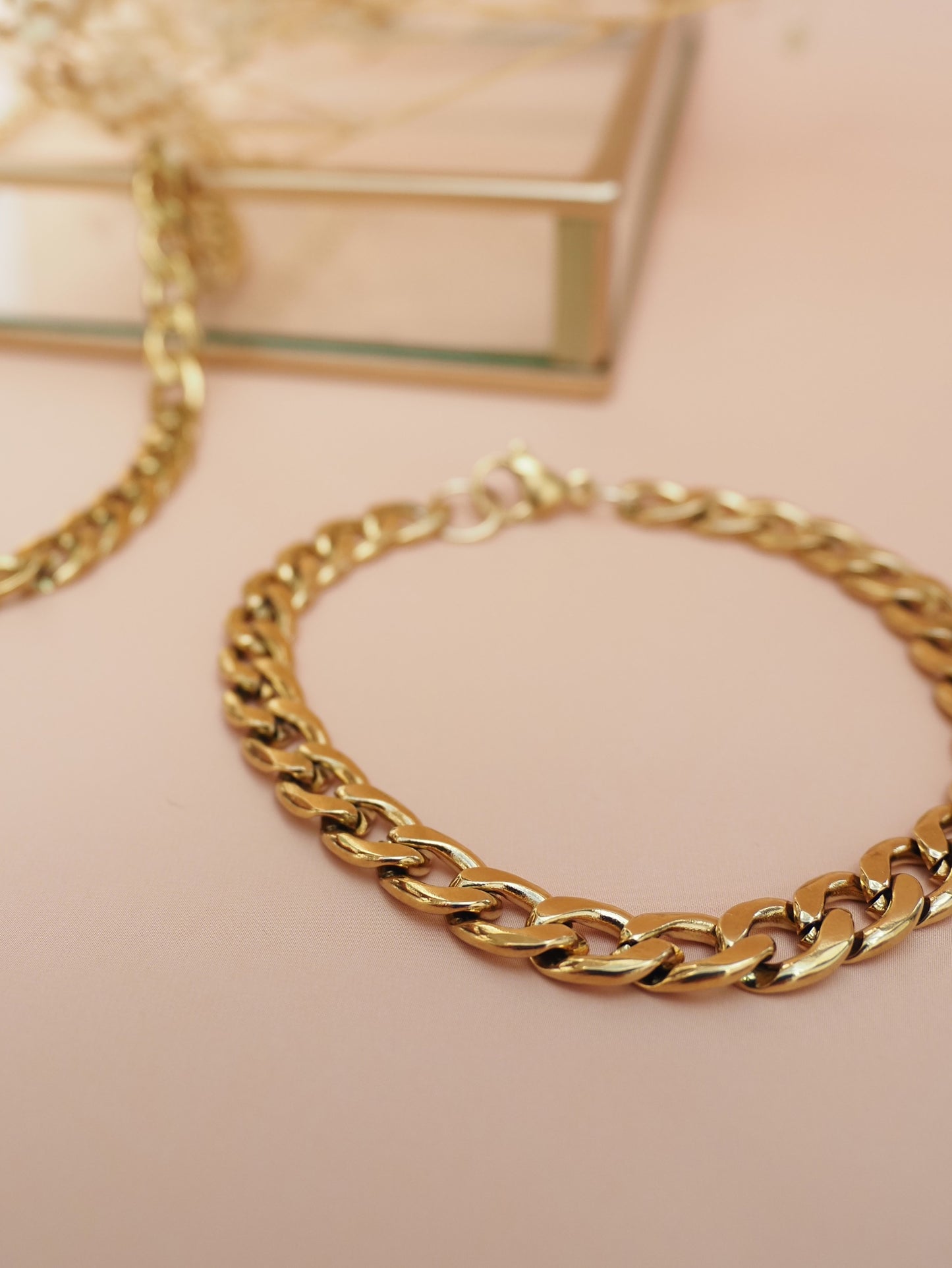 DANNY-Armband / flache Panzerkette / goldfarbener Edelstahl