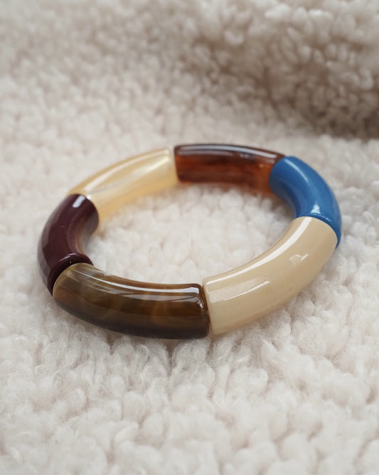 Bracelet élastique NELLY / grosses perles tubes en résine acrylique incurvées