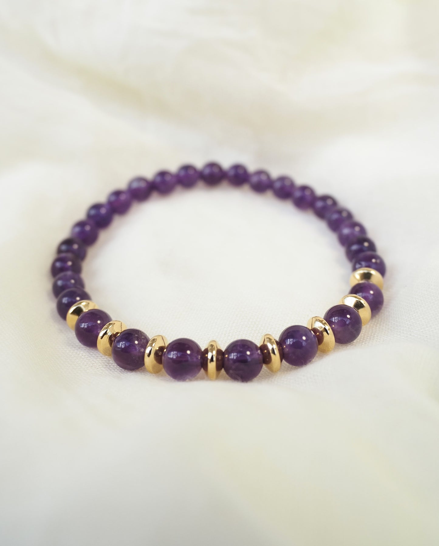 Armband OCEANE 2 / runde Perlen aus Halbedelsteinen / goldene Edelstahlperlen