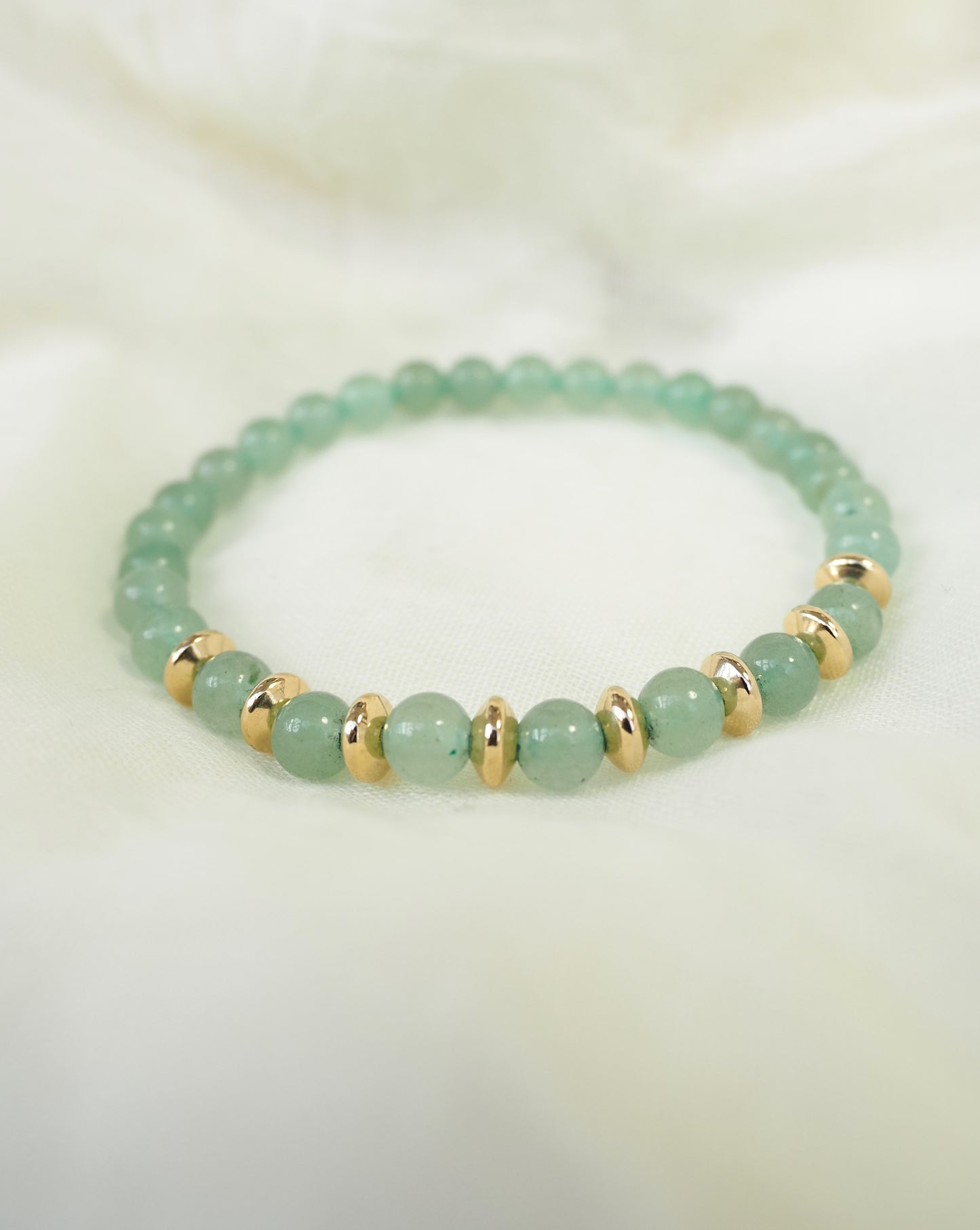 Armband OCEANE 2 / runde Perlen aus Halbedelsteinen / goldene Edelstahlperlen