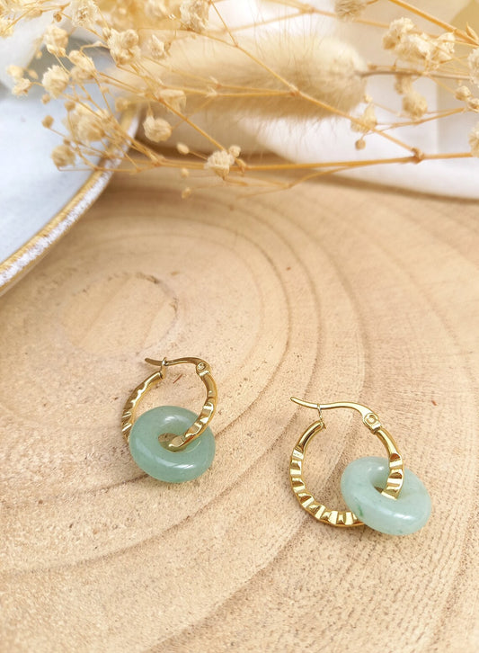 Boucles d'oreilles créoles JULIE / donut pierre semi-précieuse / acier inox doré