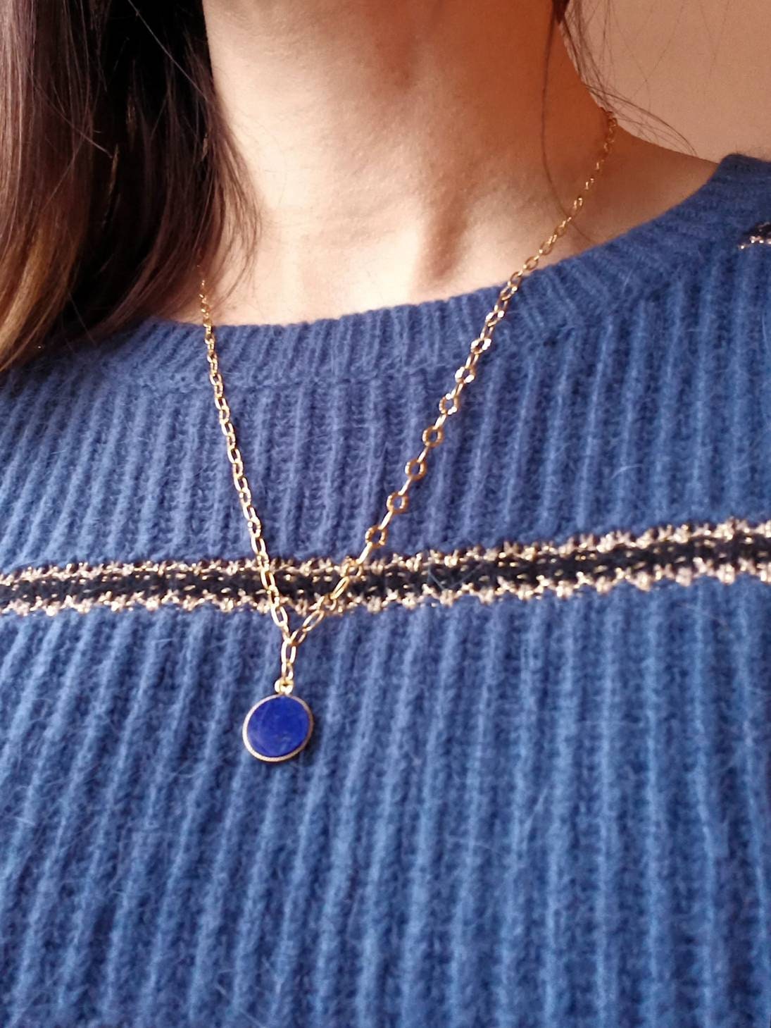 CASSIE-Halskette / facettiertes ovales Netz / vergoldet mit 24 Karat Feingold / Medaille aus natürlichem roten Jaspisstein