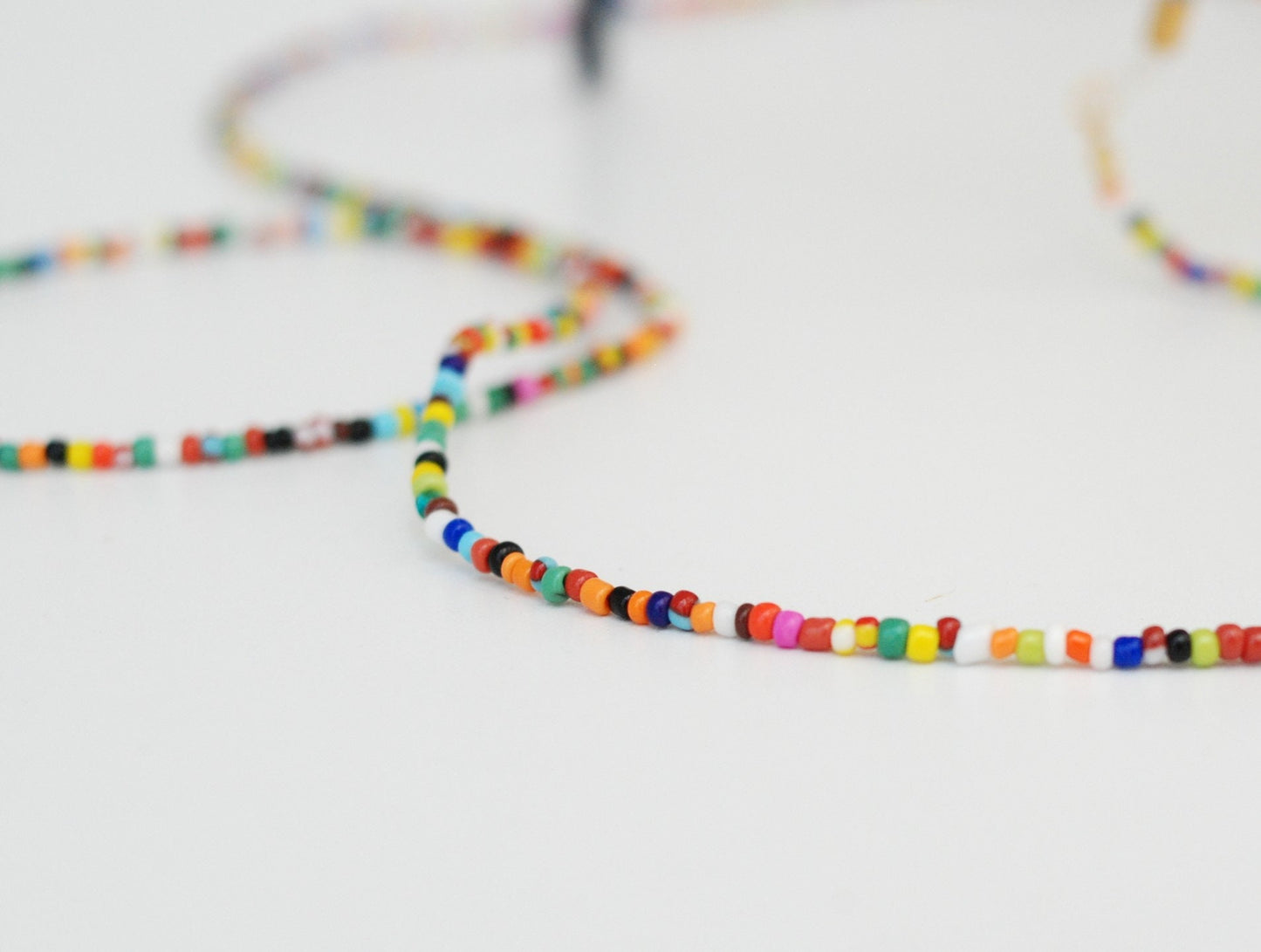 Chaîne de lunettes PALOMA / perles de rocaille multicolores
