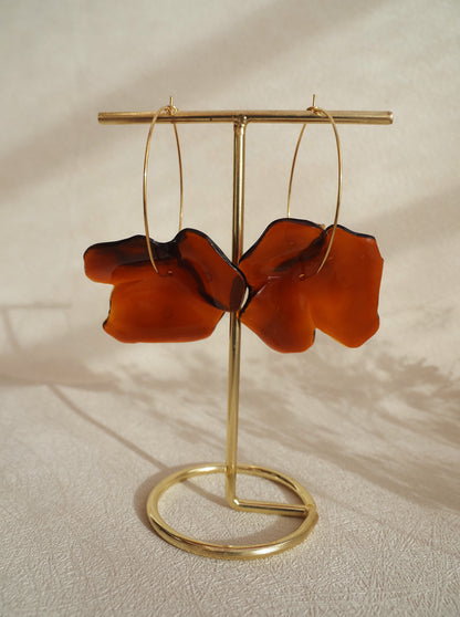 Boucles d'oreilles créoles ALICE - Dorées à l'or fin & fleurs ambrées | Bijou romantique