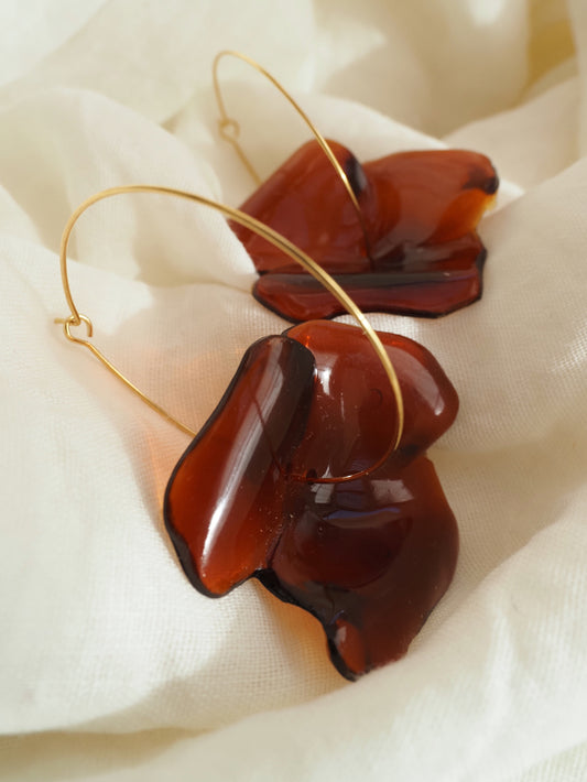 Boucles d'oreilles créoles ALICE - Dorées à l'or fin & fleurs ambrées | Bijou romantique