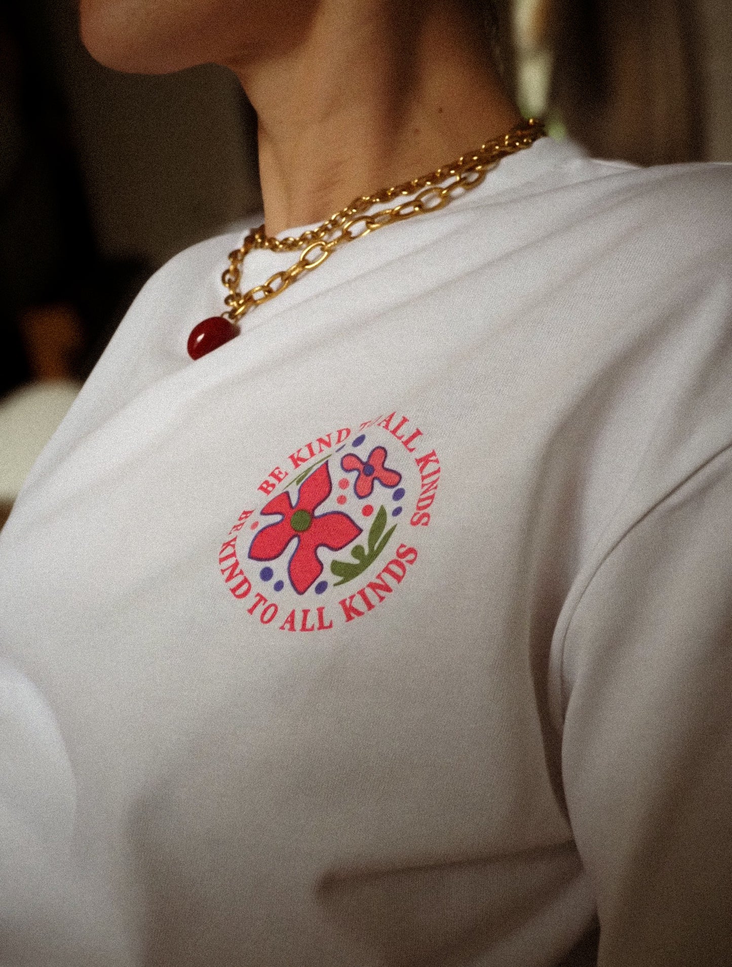T-shirt Oversize - Be Kind To All Kinds - Fleurs multicolores