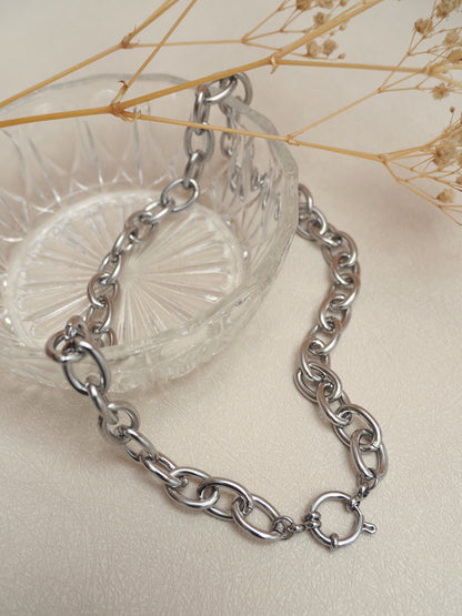 Collier LANA / chaîne maille ovale / fermoir bouée / acier inoxydable argenté