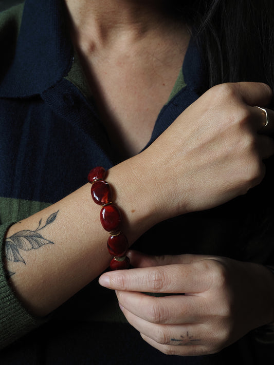 Bracelet Coloré OLIVIA – Perles ovales en résine marbrée & détails dorés