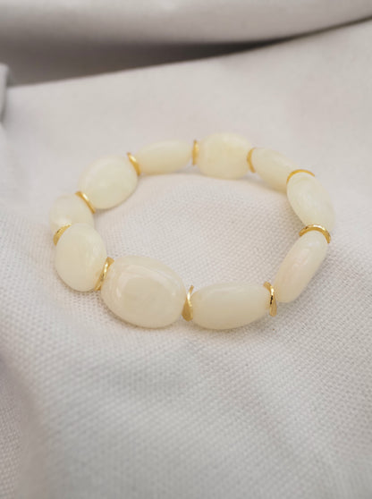 Bracelet Coloré OLIVIA – Perles ovales en résine marbrée & détails dorés