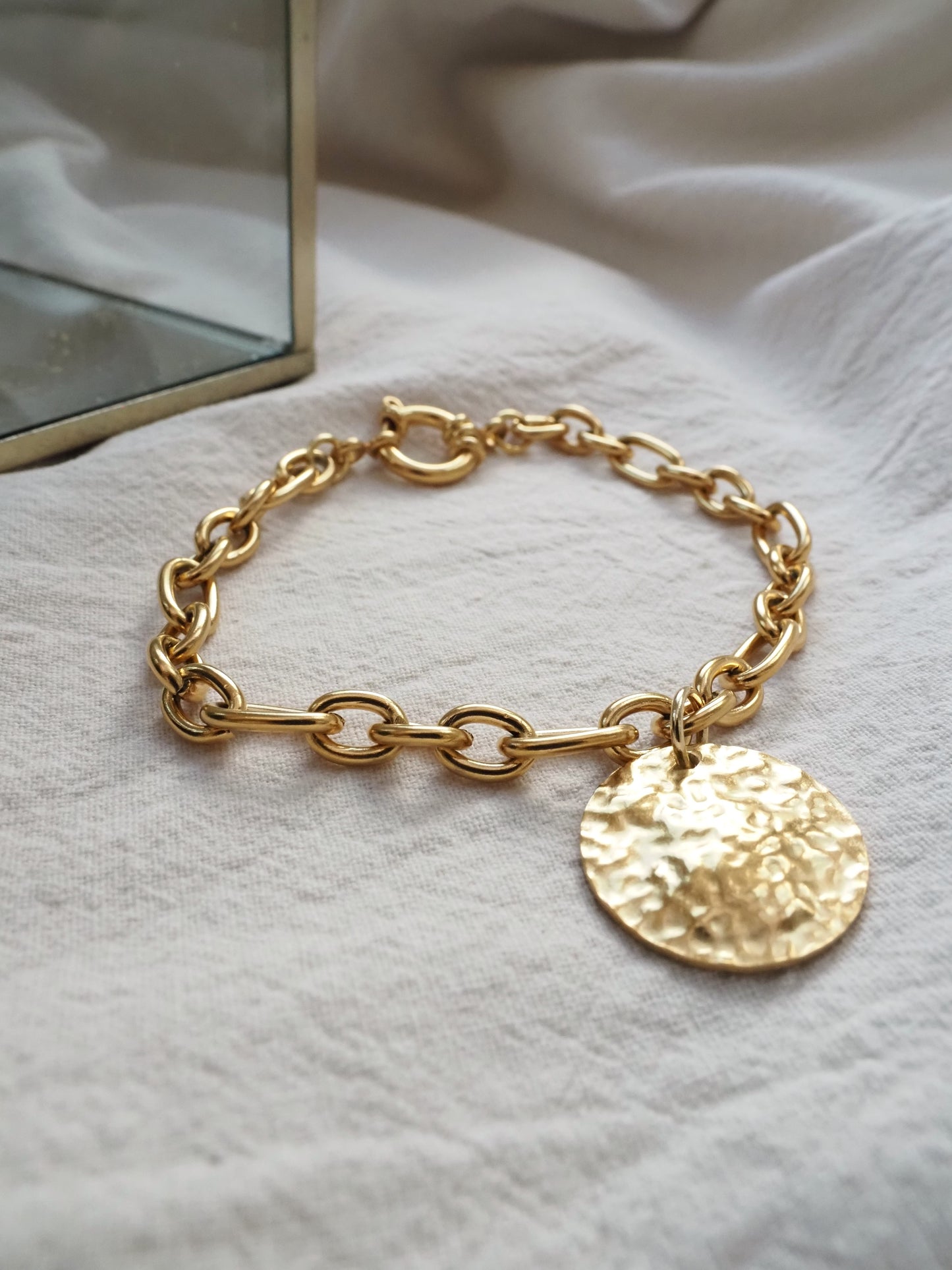 Pulsera LUZA / eslabones ovalados / acero inoxidable dorado / medalla