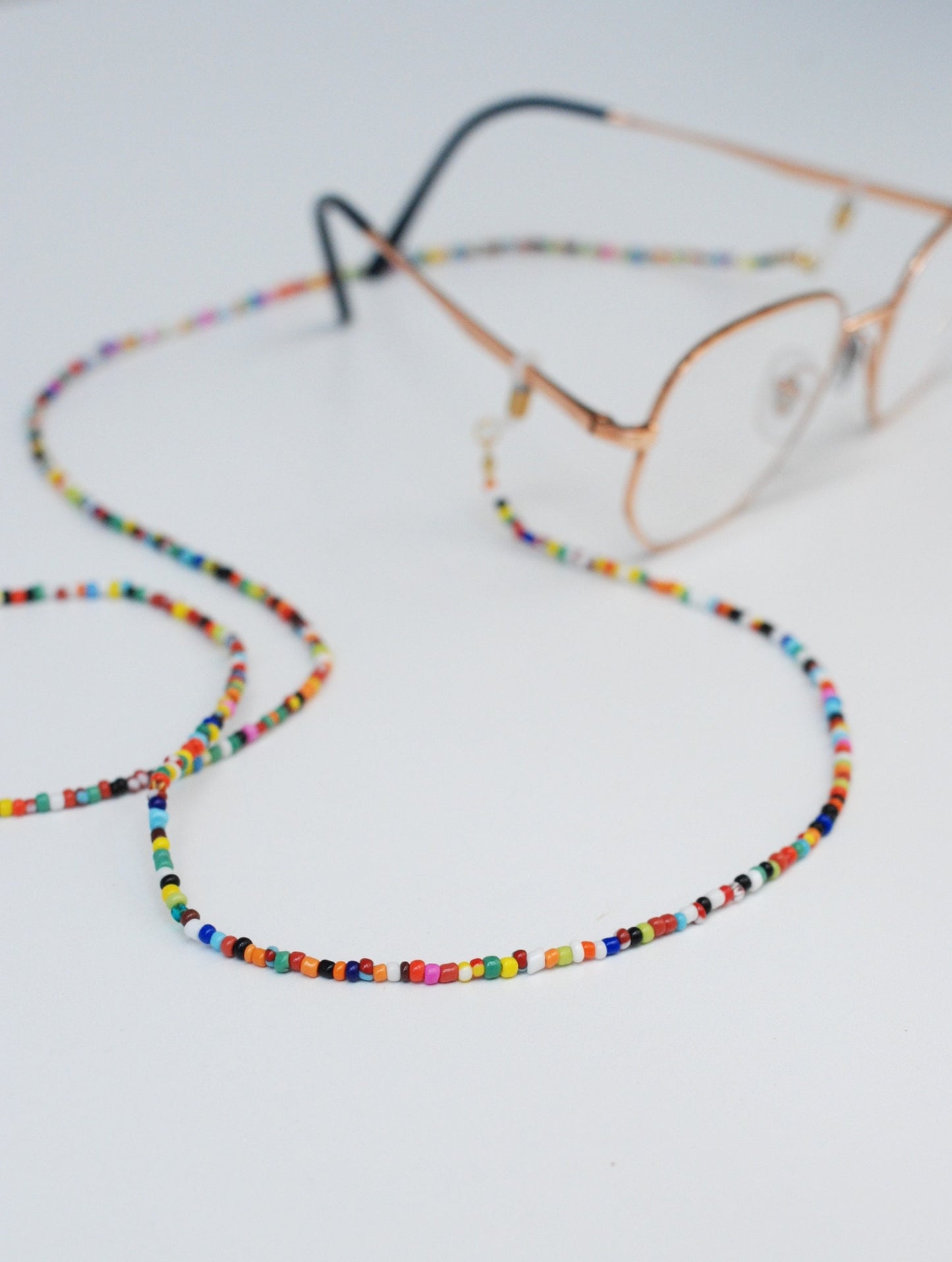 Chaîne de lunettes PALOMA  / perles de rocaille multicolores